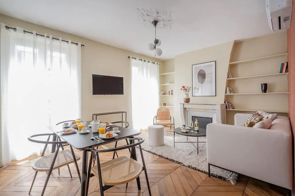 Apartment 1#two Bedrooms#champs Elysees#arc De Triomphe#ac Paris